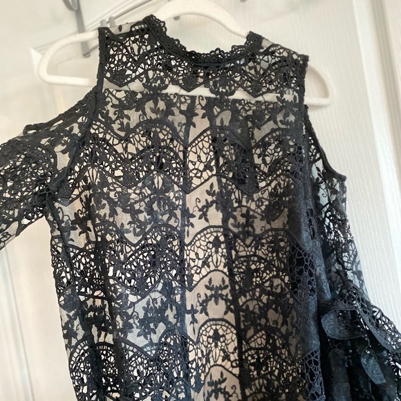 REVEUSE WOVEN TOP Black Bell SLEEVE womens large cold shoulder crochet - Picture 13 of 16
